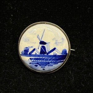 Vintage silver Delft Holland pin